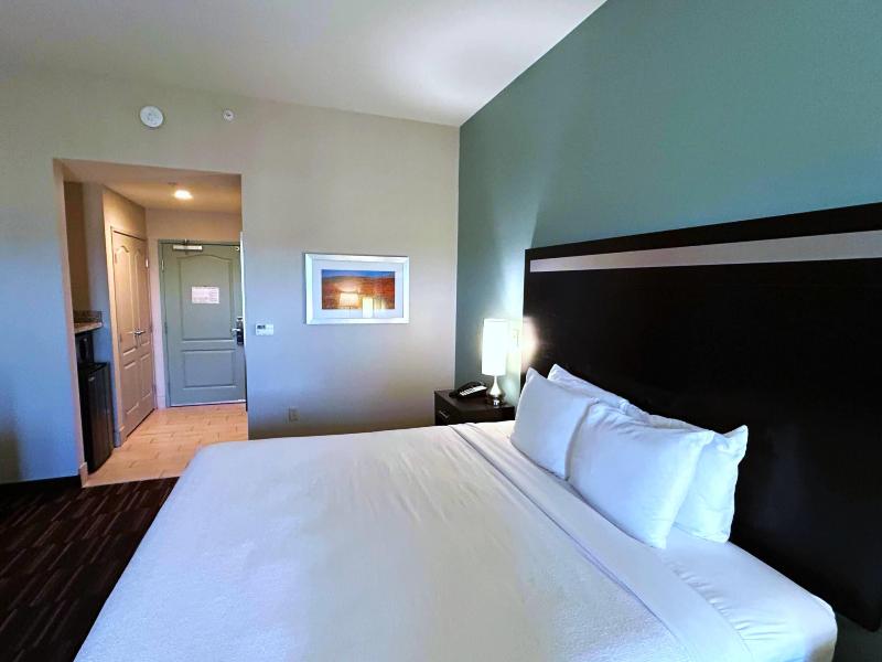 Wyndham Garden Lancaster Ca image