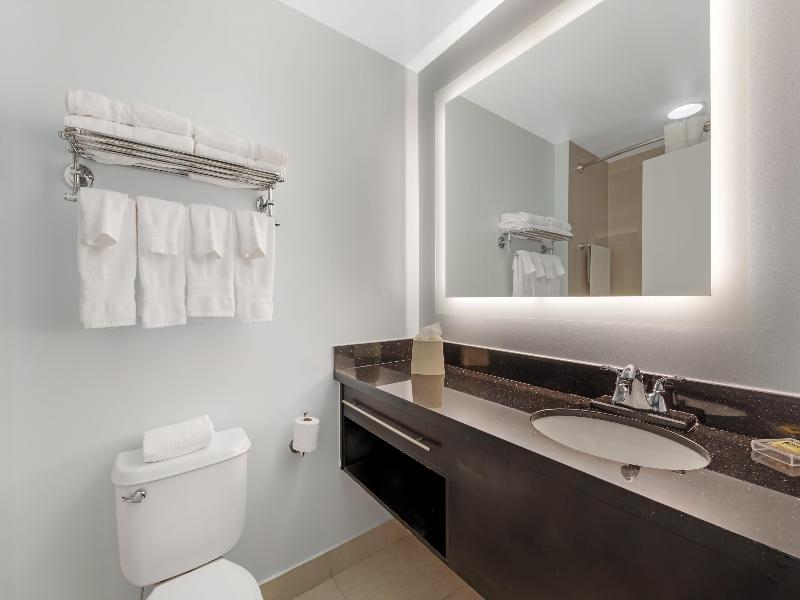 Best Western Plus Miami Airport North Hotel & Suit image