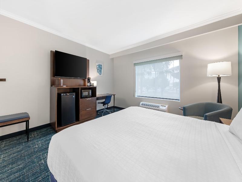 Best Western Plus Miami Airport North Hotel & Suit image