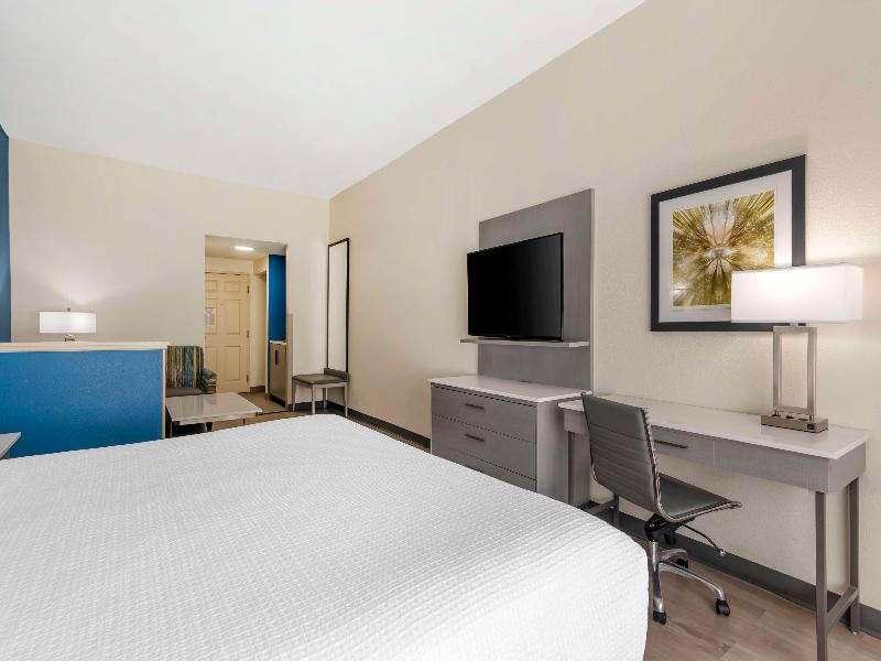 Bw Plus Lake Lanier Gainesville Hotel & Suites image
