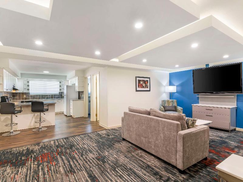 Bw Plus Lake Lanier Gainesville Hotel & Suites image