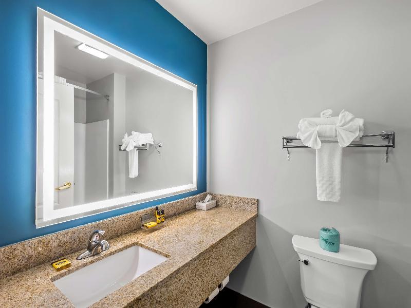Best Western Fort Wayne Inn & Suites North image