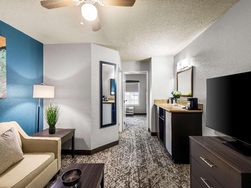 Best Western Fort Wayne Inn & Suites North image