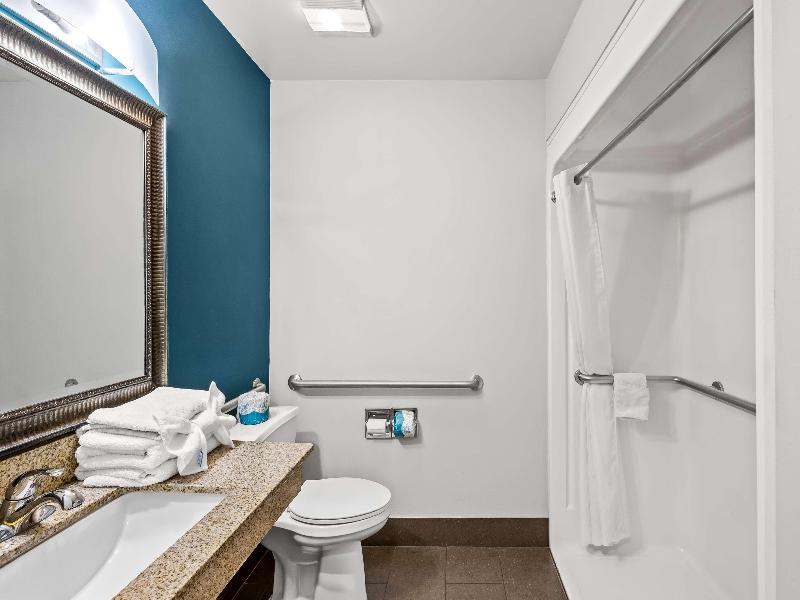 Best Western Fort Wayne Inn & Suites North image