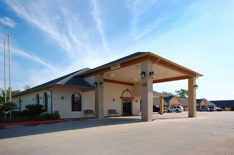 Best Western Plus Emerald Inn & Suites image