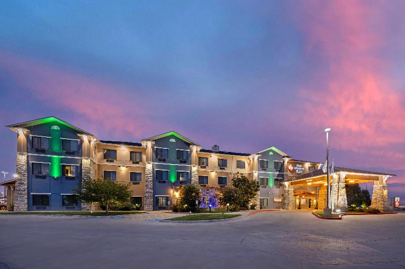 Best Western Plus Emerald Inn & Suites image
