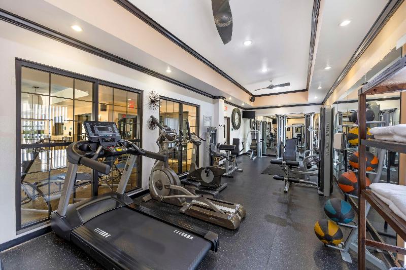 Best Western Plus Emerald Inn & Suites image