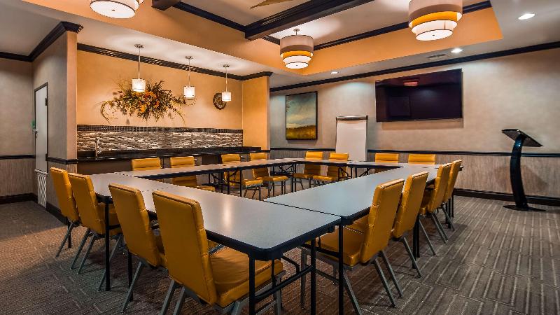 Best Western Plus Emerald Inn & Suites image