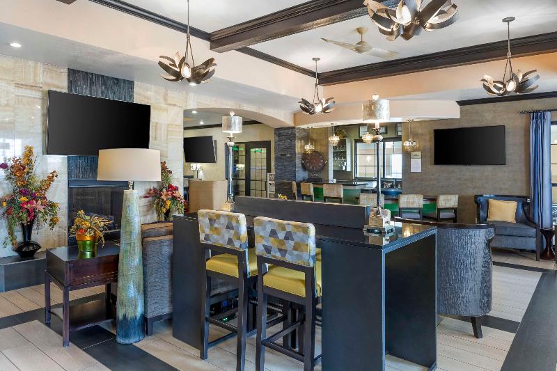 Best Western Plus Emerald Inn & Suites image