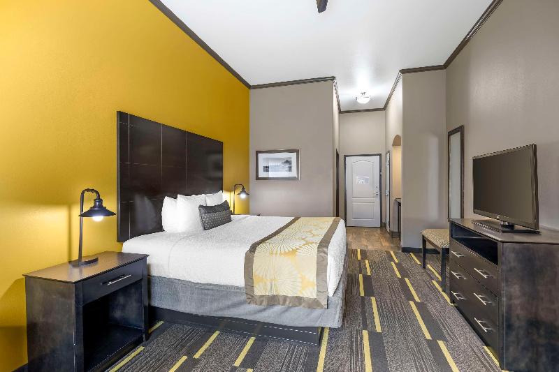 Best Western Plus Emerald Inn & Suites image