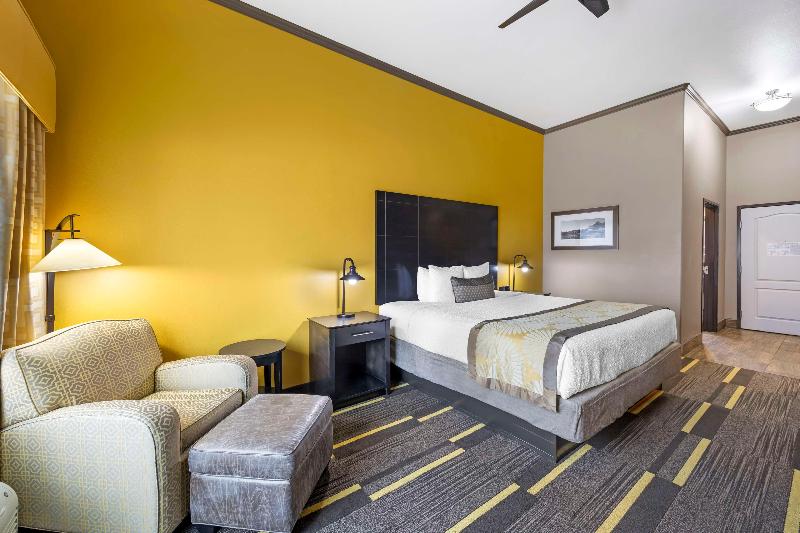 Best Western Plus Emerald Inn & Suites image