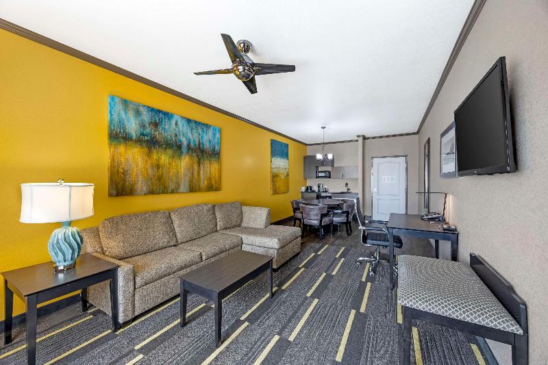 Best Western Plus Emerald Inn & Suites image