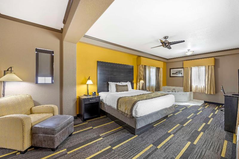 Best Western Plus Emerald Inn & Suites image