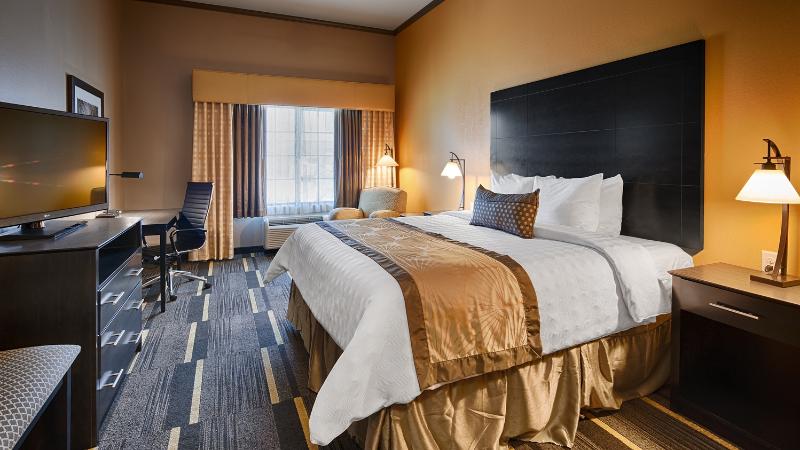 Best Western Plus Emerald Inn & Suites image