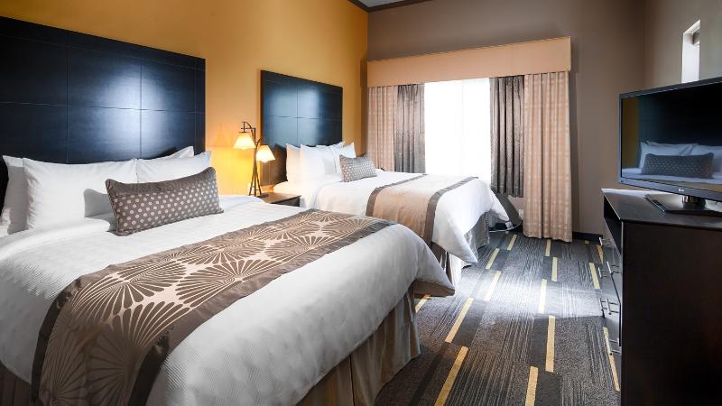 Best Western Plus Emerald Inn & Suites image
