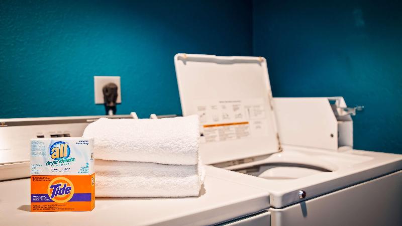 Best Western Plus Hiawatha Hotel image
