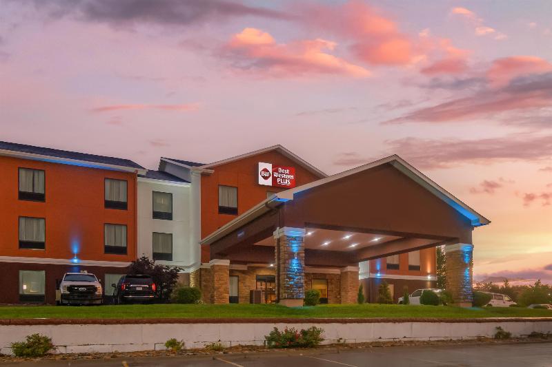 Best Western Plus Hiawatha Hotel image