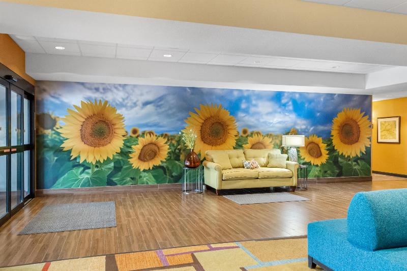 Best Western Plus Hiawatha Hotel image