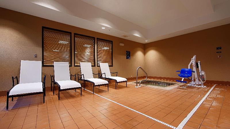 Best Western Plus Hiawatha Hotel image