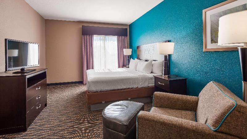 Best Western Plus Hiawatha Hotel image