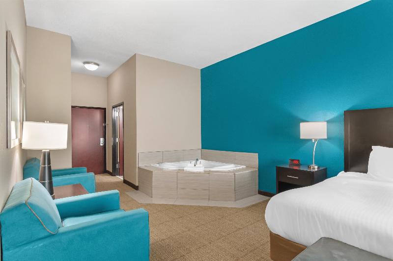 Best Western Plus Hiawatha Hotel image