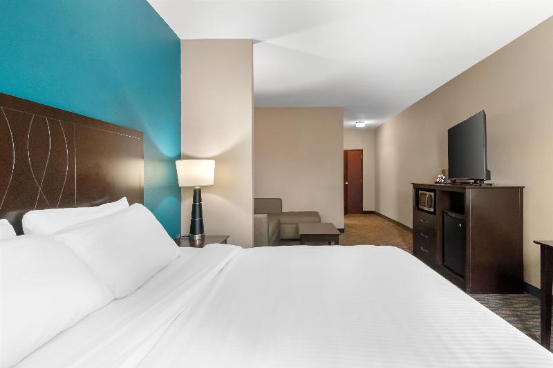 Best Western Plus Hiawatha Hotel image