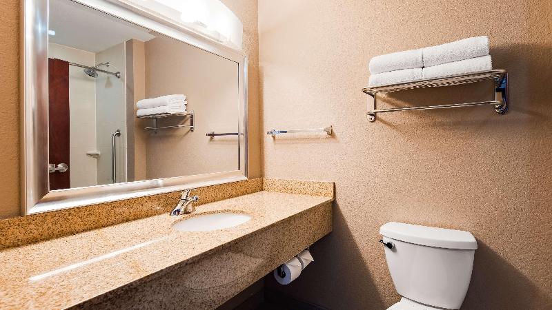 Best Western Plus Hiawatha Hotel image