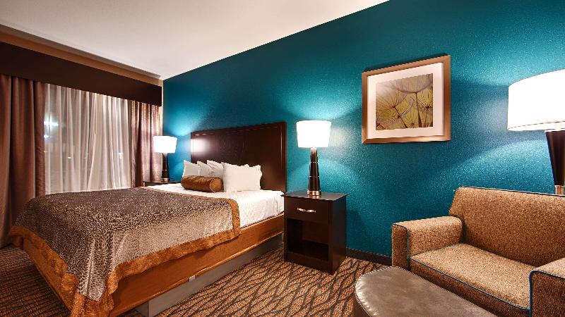 Best Western Plus Hiawatha Hotel image
