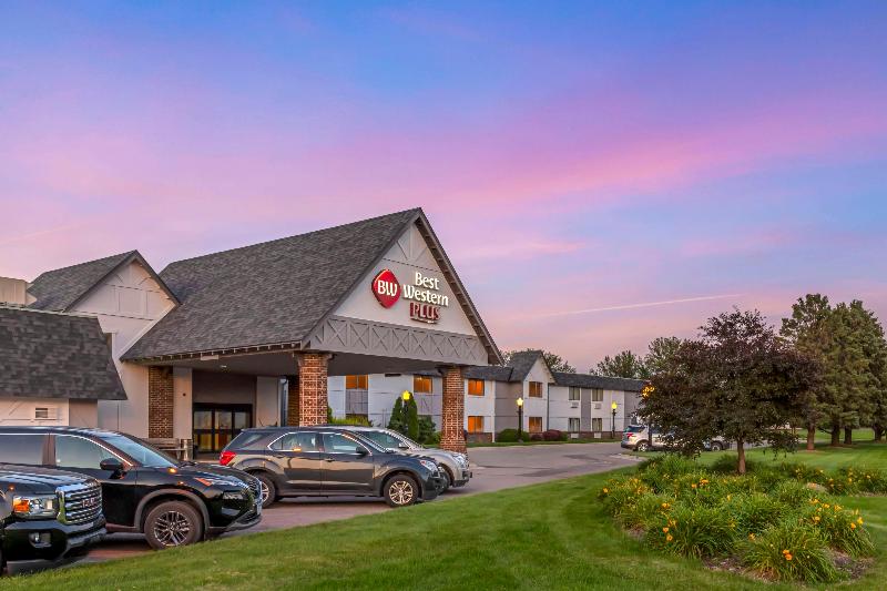 Best Western Plus New Ulm image