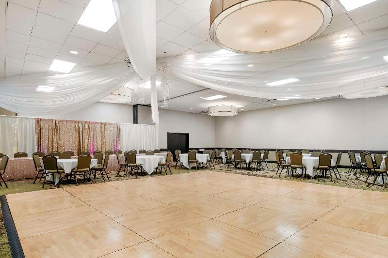 Best Western Plus New Ulm image