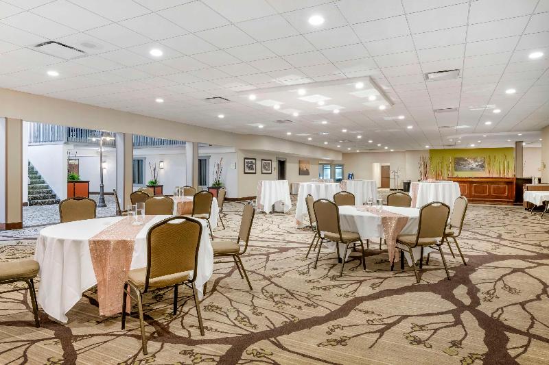 Best Western Plus New Ulm image