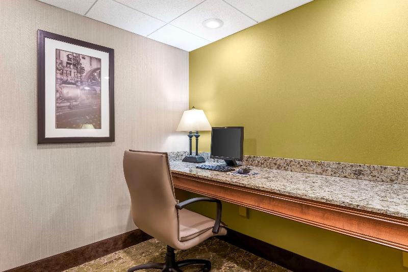 Best Western Plus New Ulm image