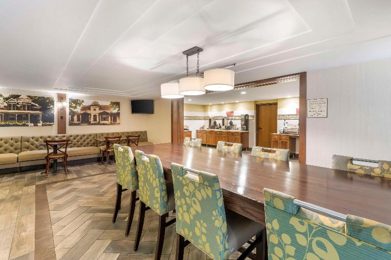 Best Western Plus New Ulm image