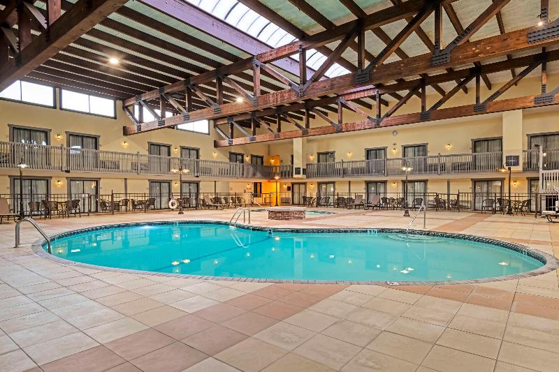 Best Western Plus New Ulm image