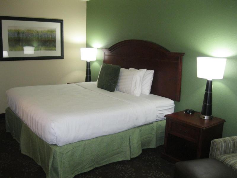Best Western Plus New Ulm image