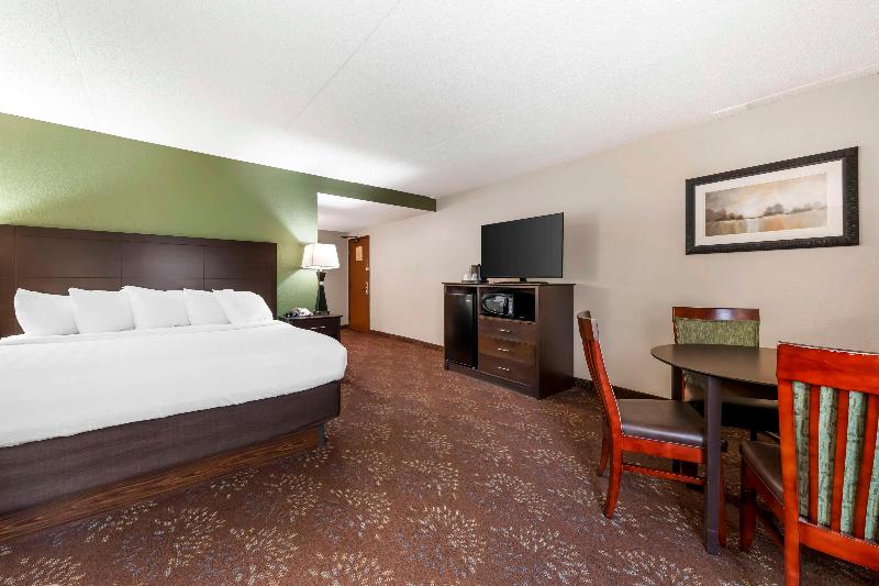 Best Western Plus New Ulm image