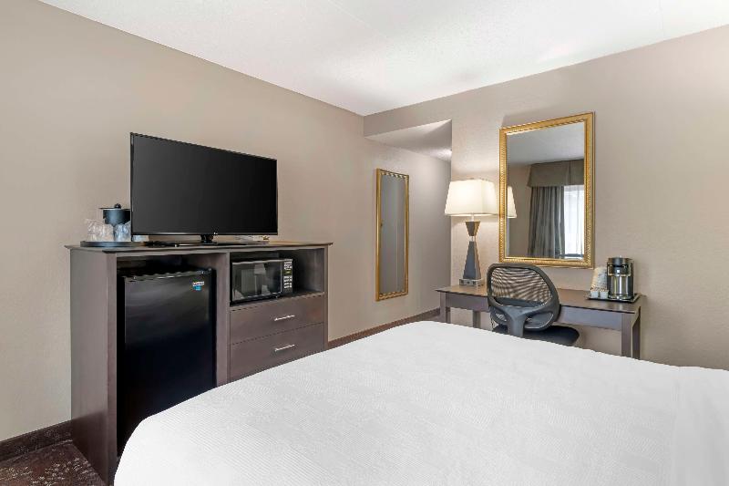 Best Western Plus New Ulm image