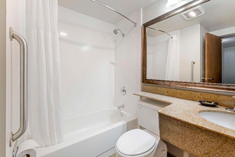 Best Western Plus New Ulm image