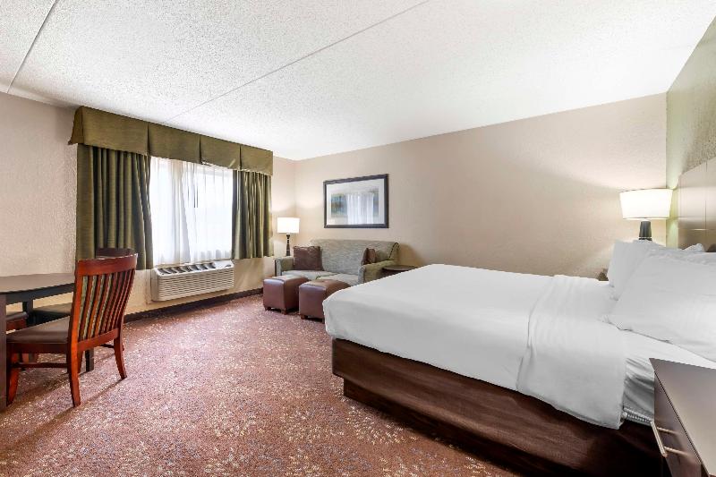 Best Western Plus New Ulm image
