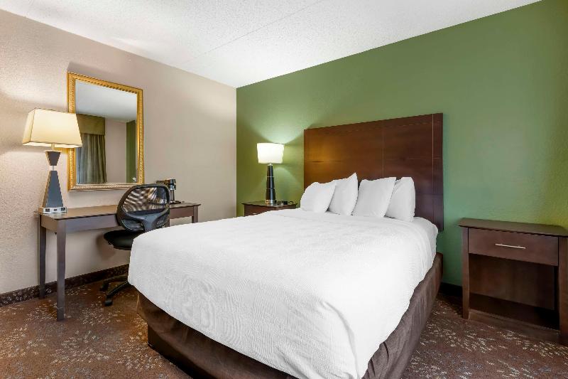 Best Western Plus New Ulm image