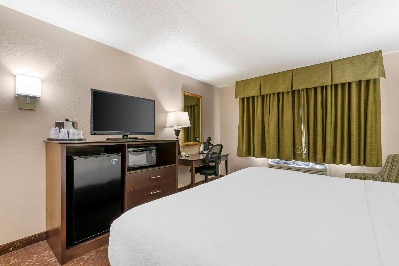 Best Western Plus New Ulm image