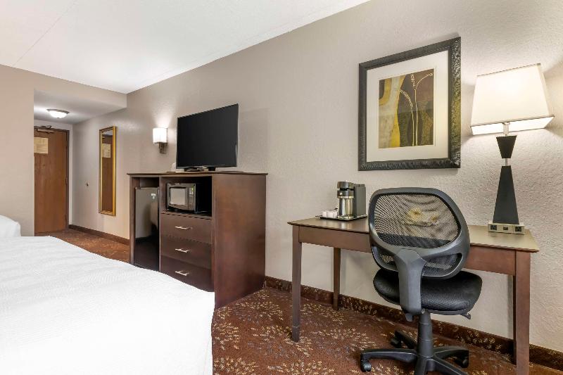 Best Western Plus New Ulm image