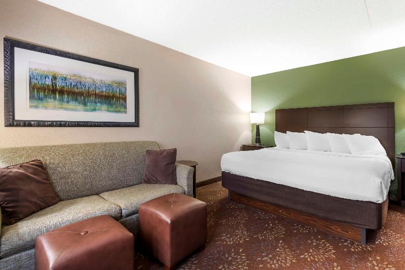 Best Western Plus New Ulm image