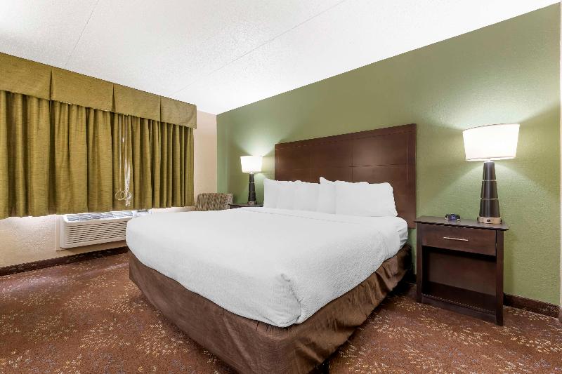 Best Western Plus New Ulm image