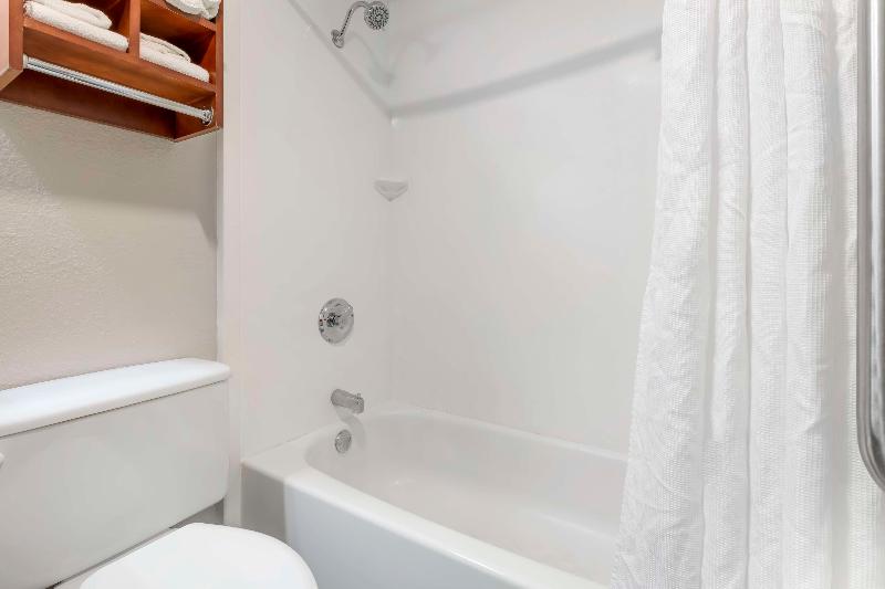 Best Western Plus New Ulm image
