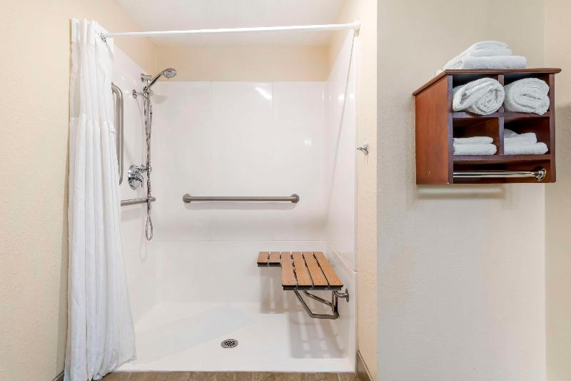 Best Western Plus New Ulm image