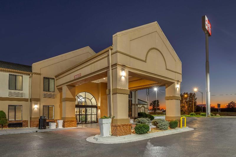 Best Western Plus Sikeston image