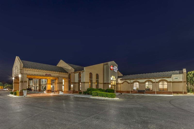 Best Western Plus Sikeston image