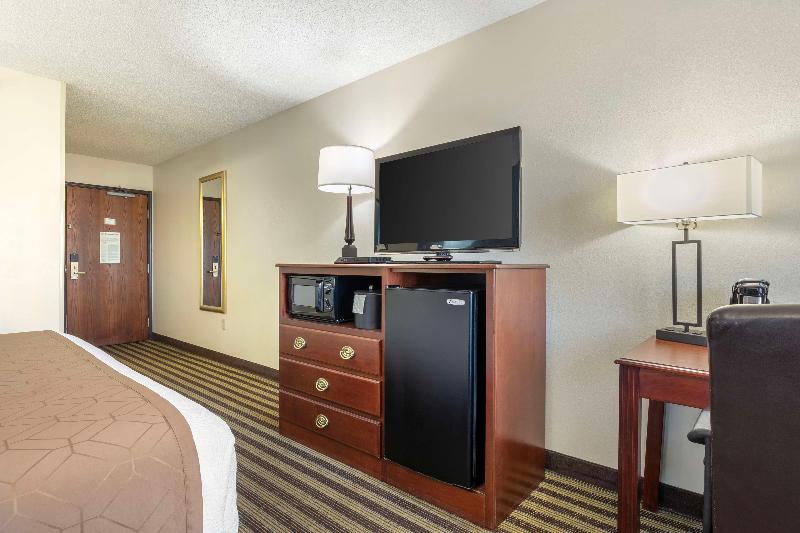 Best Western Plus Sikeston image