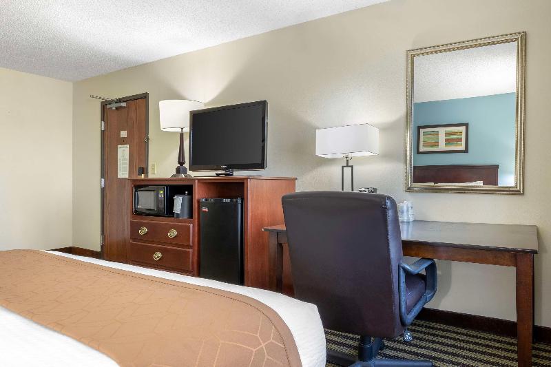 Best Western Plus Sikeston image